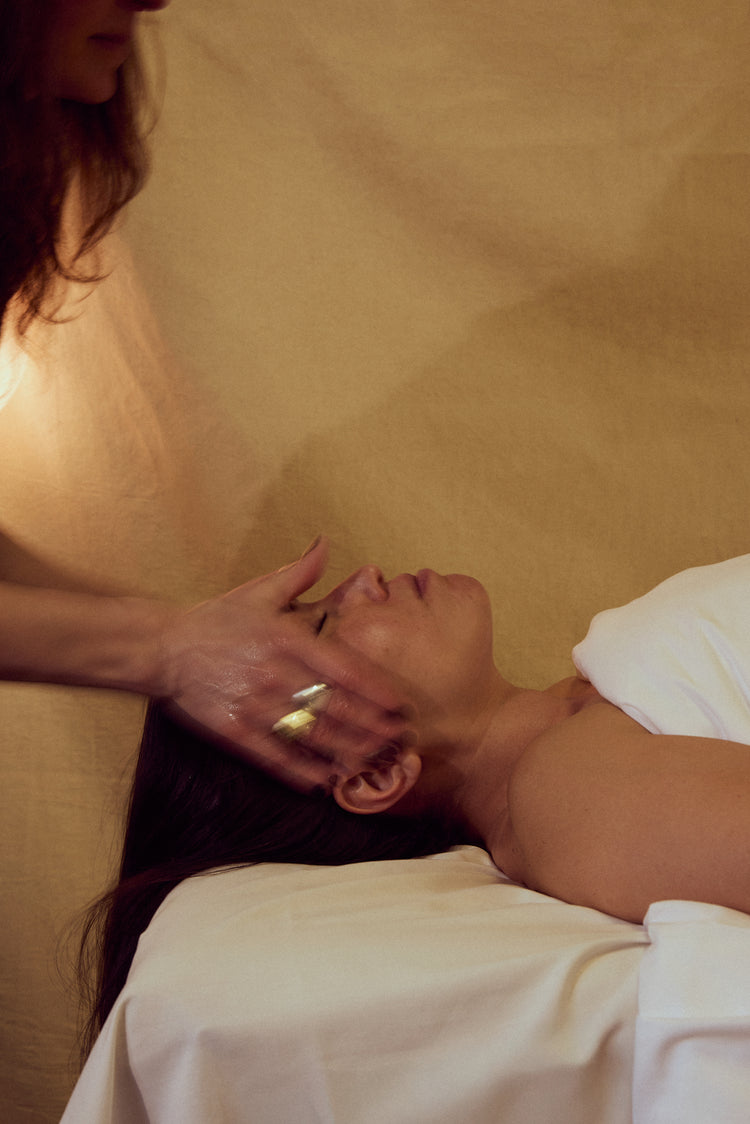 Ash Posy Holistic Facial (75min)